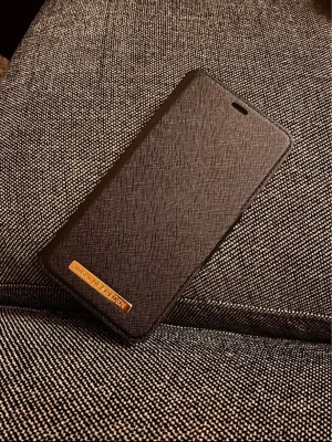 Ideal Of Sweden fodral - Hej! Jag säljer ett helt nytt plånboksfodral pga felköp, nypris 399:- nu 150:- Det är till en iPhone 11 Pro Max! 😊 Köparen står för frakt