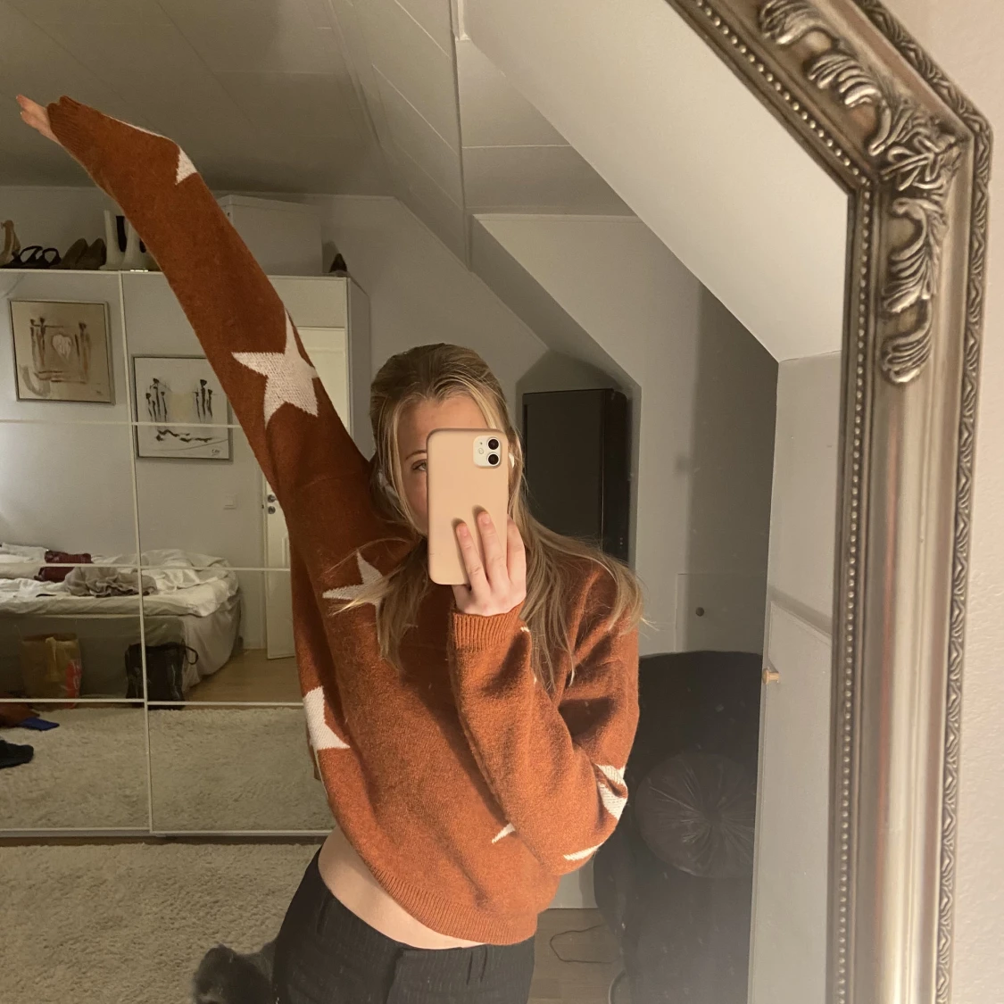 Stickad tröja med stjärnor