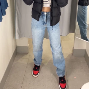 jeans - säljer oavända jeans, ha använt max 5 gånger. skriv om ni intresserade ❤️