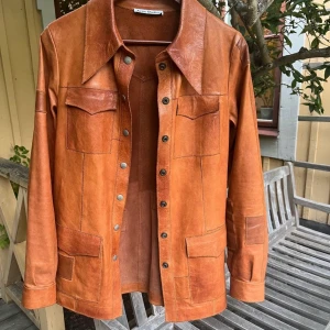 SÖKES!! - Köper en sådan här i storlek 36 eller 38 till den som vill sälja  