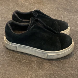 Eytys sneakers  - Säljer mina Eytys sneakers då jag äger för många skor!  Varsamt använda, älskar dom!  Stl 36, passar mig som är 36,5-37. 