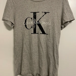 Ck - Ck t-shirt använd 2 gånger och kommer inte till användning, mycket bra skick! Du väljer frakten.