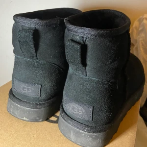 Uggs - Uggs i väldigt bra skick, har bara använt de i 1 vinter och de är i storlek 38 