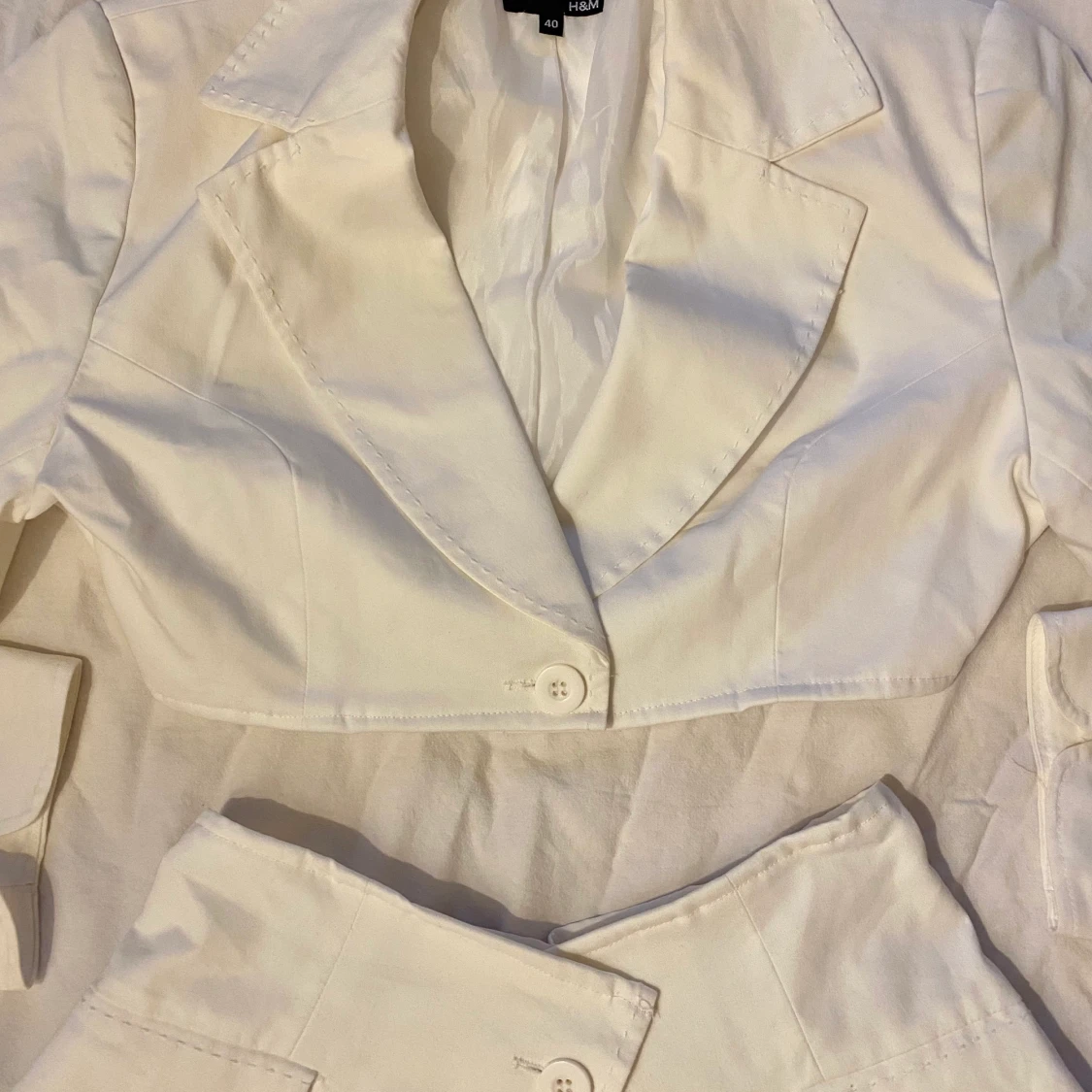 Vit kavaj och kjol  - 90