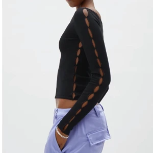 Topp - Säljer denna topp från weekday aldrig använd 