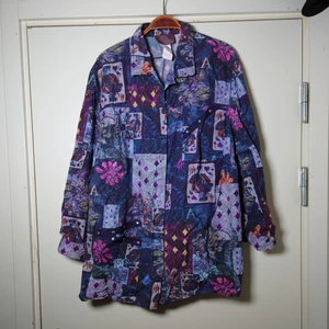 Mönstrad skjorta - Galen skjorta med många detaljer, storleken motsvarar L🌿