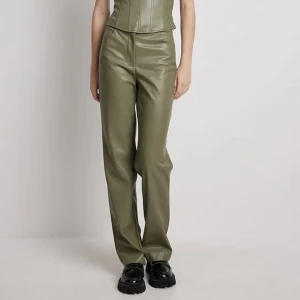 Skinnbyxor - Skinnbyxor från Ida Carlssons kollektion 