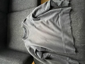Acne studios sweatshirt  - Storlek S Använd sparsamt Nypris 2000kr Mitt pris 700kr