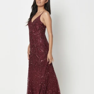 Glittrig balklänning  - Superfin glittrig balklänning i färgen Barry, Slutståld på hemsidan! Nyskick😍