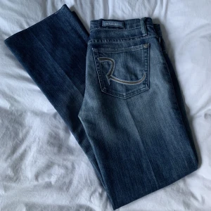 Lågmidjade jeans - Lågmidjade jeans från Rock & Republic
