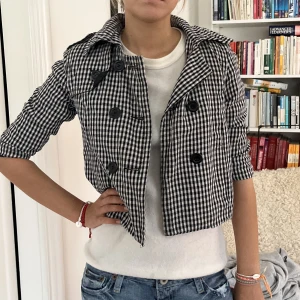 Trekvartsärmad jacka! - Så snygg trekvartsärmad kappa!!