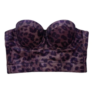 Korsett  - Superfin korsett!! Säljer pga använder den aldrig. Den är typ lite metallisk (se bild 3) 