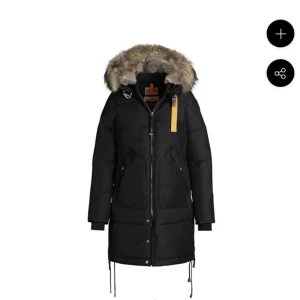 parajumper - parajumper longbear  är köpt på Plick den är äkta. den har inga skador har haft jackan i 3 månader (jackan är köpt på Plick)  