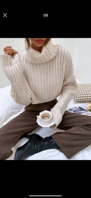 Stickad tröja - Kortare stickad tröja från shein, strl xs