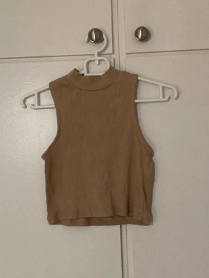 Topp - En väl använd topp från lager 157 i xs/s.