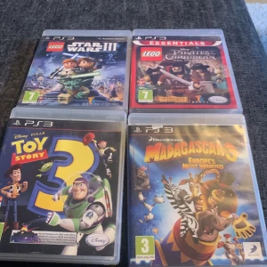 PS3 - Lego Star wars 3 Lego Pirates of the caribbean Toystory 3 Madagascar 3  Alla spel för 200kr Eller 50kr/st