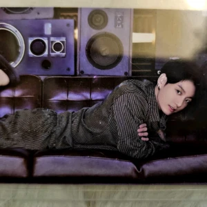 Jk be photocard  - I'm selling cuz I have duplicates, it comes well protected with 2 sleeves, a hard one and a soft one.  Possible exchange for other cards, I'm an ot7, chat for suggestions and info. Price is very possible to negotiate. 