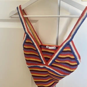 T-shirt - Se bild, 80kr styck. Från zara storlek S på alla tre. 