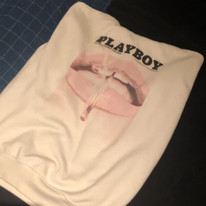 Playboy hoodie  - Använd, overzised, skön