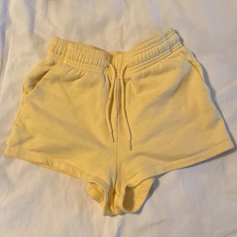 Jätte fina och bekväma mjukisshorts!🥰 Jättefint skick!. Shorts.