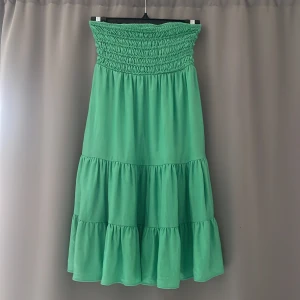 Klänning UTAN axelband - Resårband   Pris kan diskuteras vid snabb affär! 