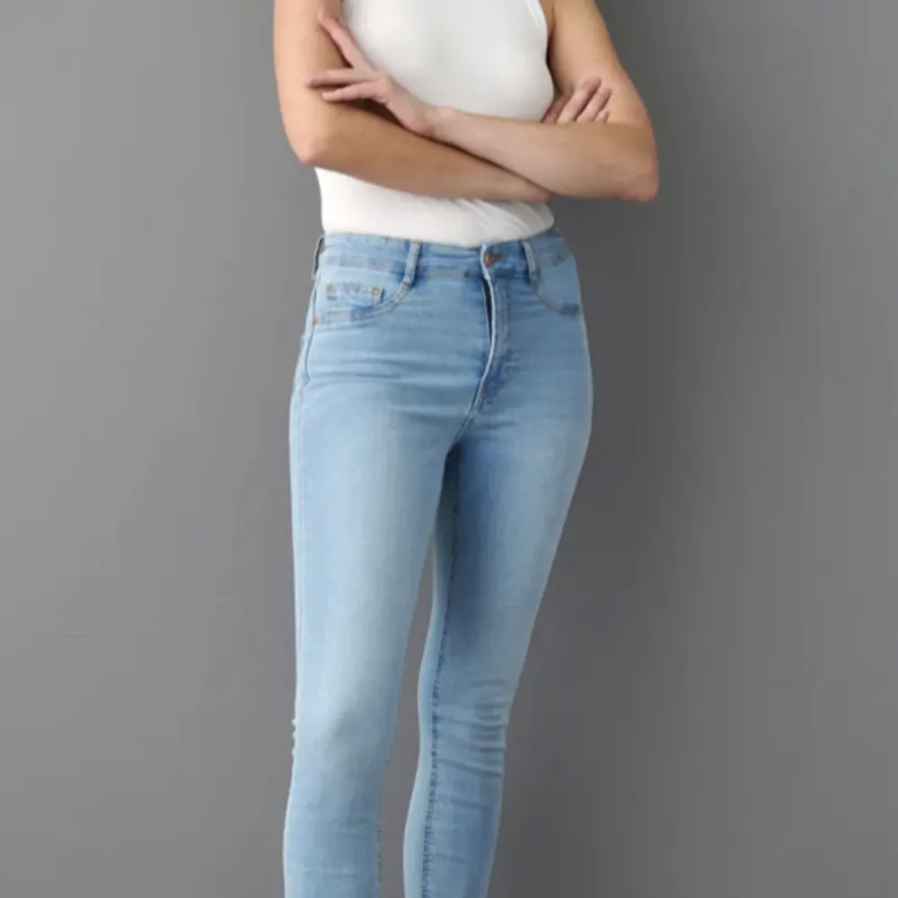 Ljusblå jeans från Gina som inte kommer till användning längre❤️. Jeans & Byxor.