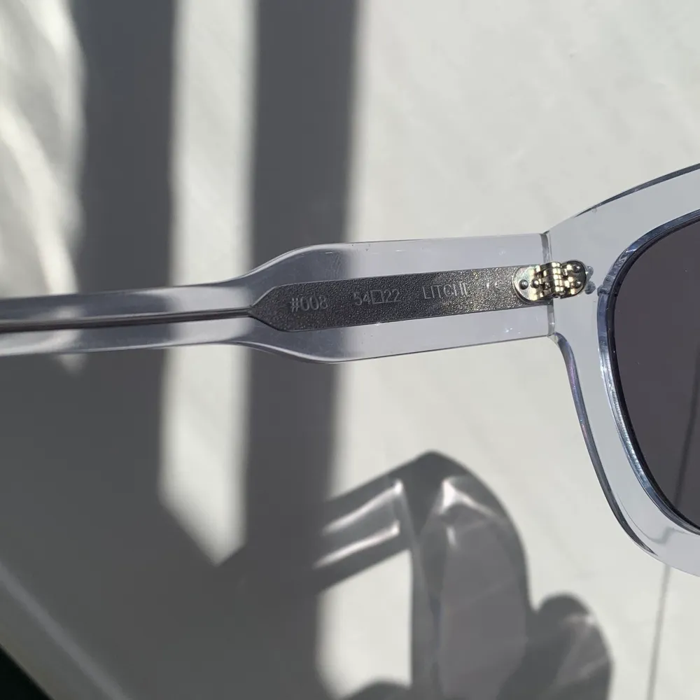 Skitsnygga solglasögon från Chimi, säljes pga har ett par andra. Inga repor och knappt använda! Färgen litchi modell 008. Övrigt.