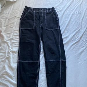 H&M oversized trendy pants - En oanvänd supersnygg trendig byxa som är oversized och snyggt sittande😻