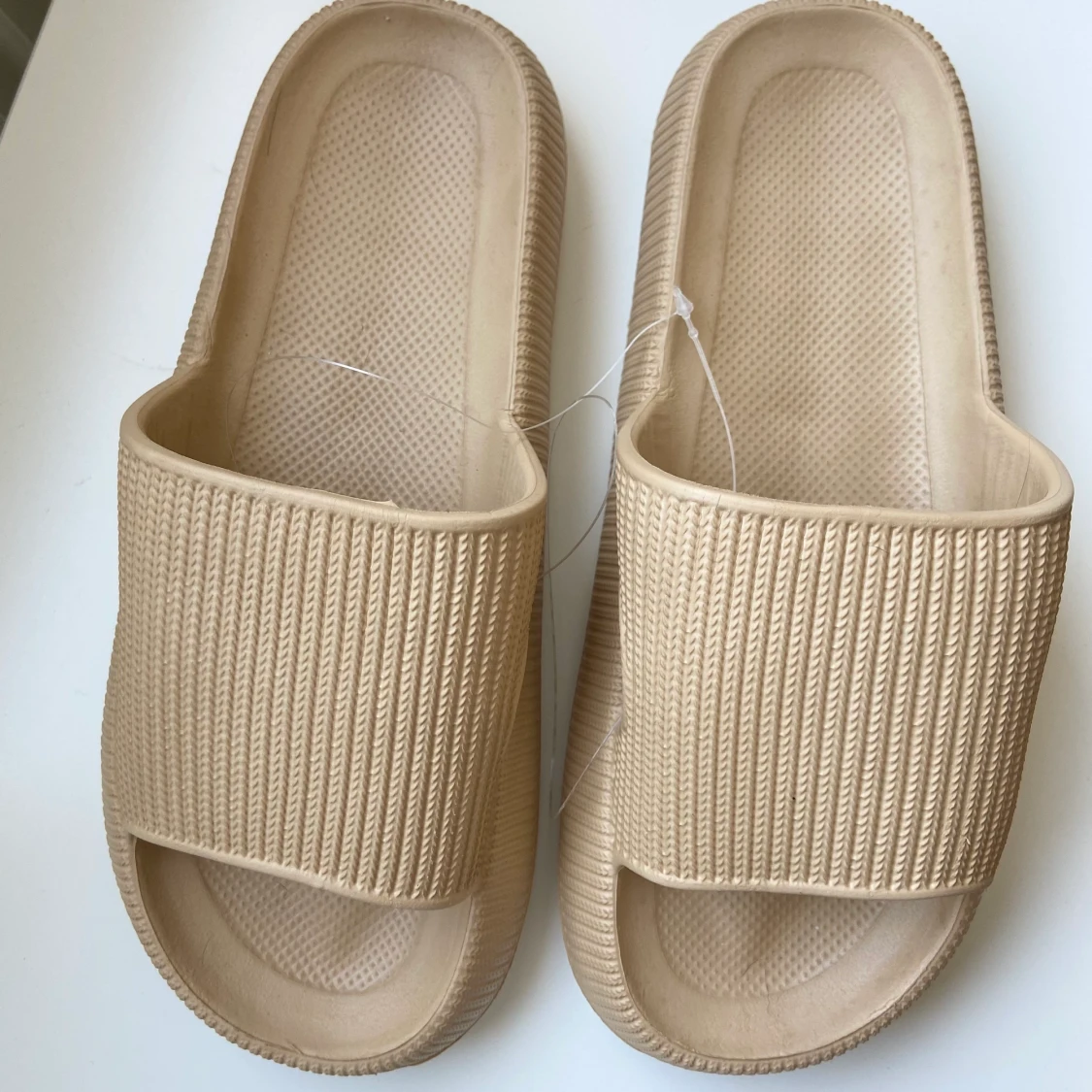 Oanvända tofflor - 90