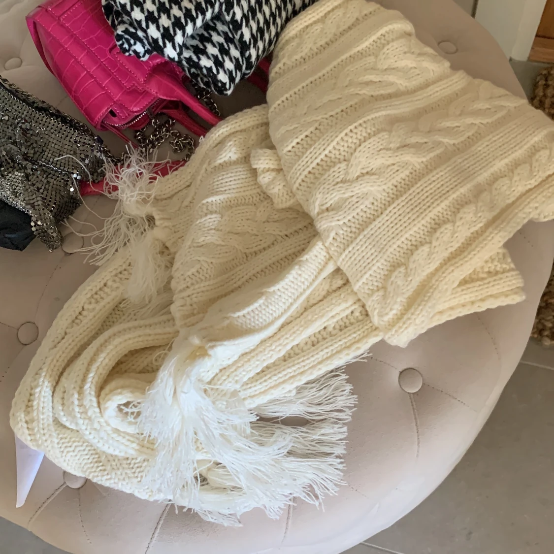 Vit mysig halsduk  - 90