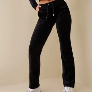 SÖKER JUICY COUTURE BYXOR - Hej! Jag söker ett par Juicy Couture byxor i S  med fickor. Högsta pris 400