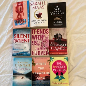 Böcker  - Tänkte rensa i min bokhylla och kika intresset på dessa böcker som är väldigt populära på TikTok. 1. My dark Vanessa. 2. Bok 1 av crescent serien ”house of blood and earth. 3. If we were villains. 4. The silent patient. 5. It ends with us (SÅLD). 5. The inheritance game (SÅLD). 6. The great alone. 7. Where the crawdads sing. 8. The unhoneymooners. Alla säljs för 130/styck INK frakt ❤️