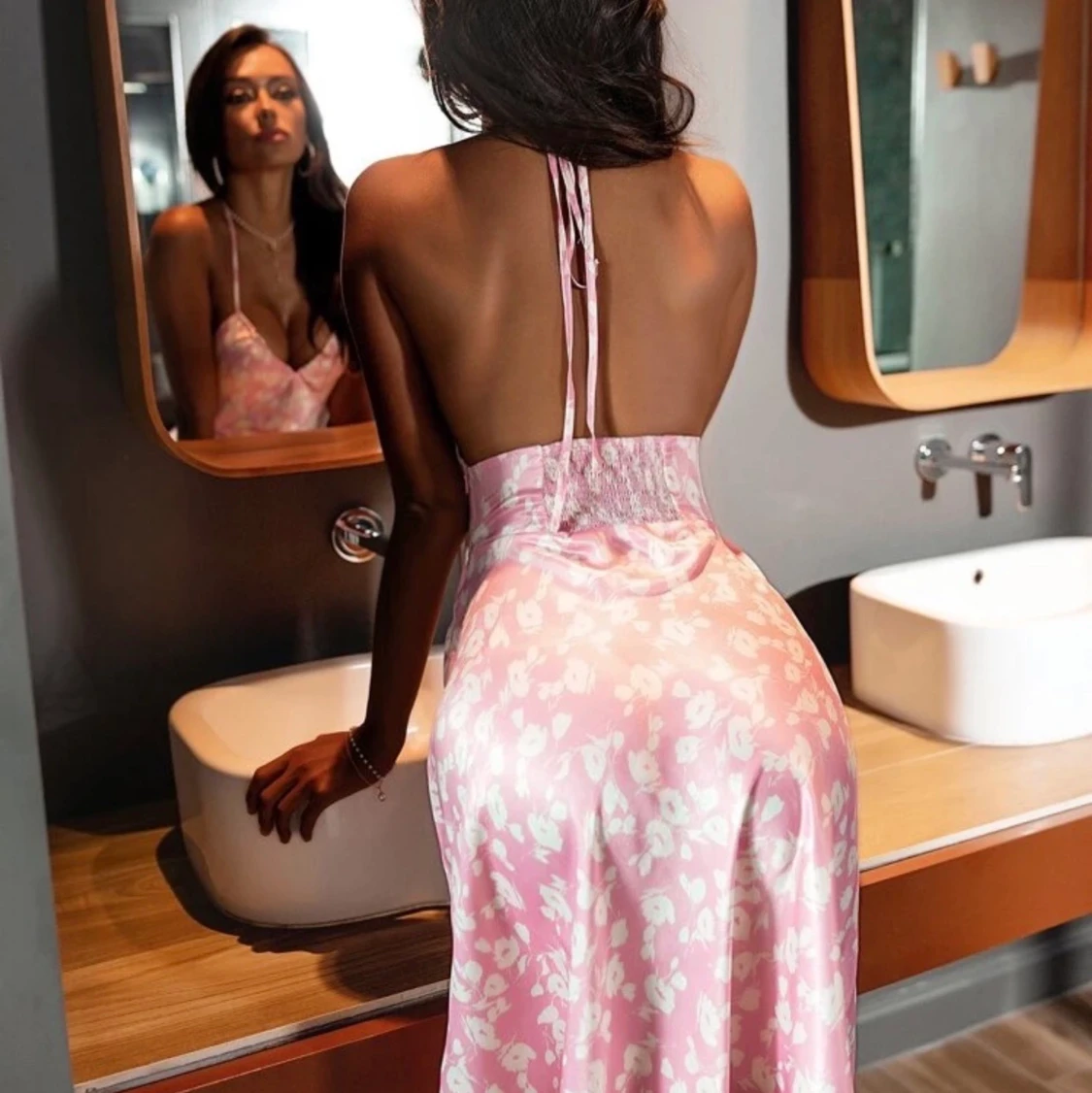 Helt ny klänning satin rosa  - 90