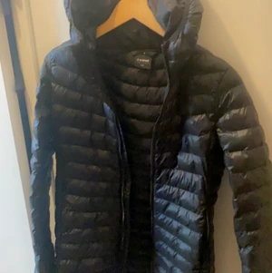Everest jacka strl 36 - Jackan är några månader gammal och aldrig har använt och är som ny