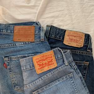 Säljer 3 levis jeans i olika modeller. Alla passar ca S och kostar 250-300. Lagt ut enskilda annonser på varje byxa☺️