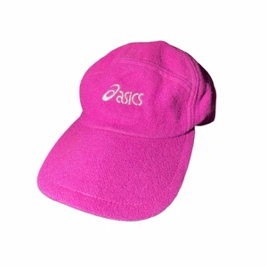 Keps, asics - Asics keps, i princip nyskick. Lite mörkare/mer lila än vad bilderna visar här