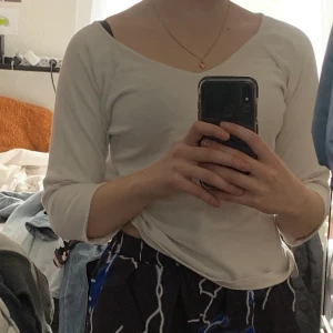 Tröja  - Vit tröja