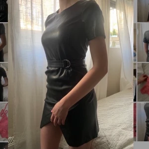 Skinn-klänning - Klänning i skinn imitation i storlek S 🖤 sitter skönt och stretchigt. 