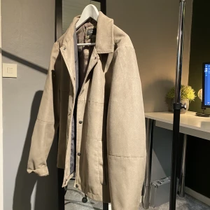 Mockajacka  - Mockajacka från Jack & Jones  Storlek M  Bra skick 