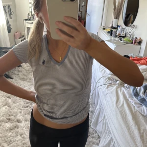 T shirt - Tshirt som är för liten på mig!