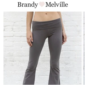 Brandy melville - Använda 2 gånger. Inga defekter. Grå.