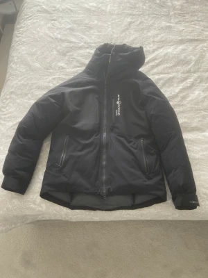 Pole Down sailracing vinter jacka - Nyskick använd en vinter köpt för 9000kr säljer för 6800 priset kan diskuteras 