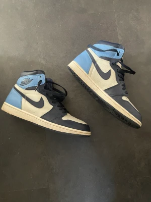 Jordan 1 obsidian - Köpte från ”uk” 100% legit Knappt använda (inga crease)