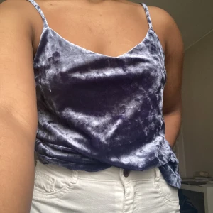 Blå sammet top - Blå sammet top från bikbok