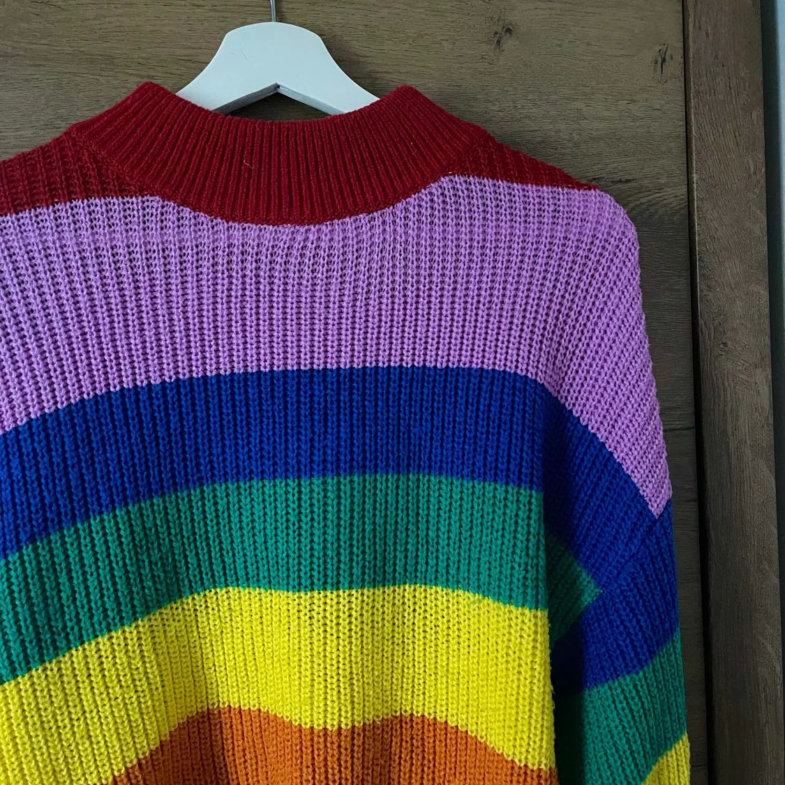 Regnbågsfärgad tröja - 90