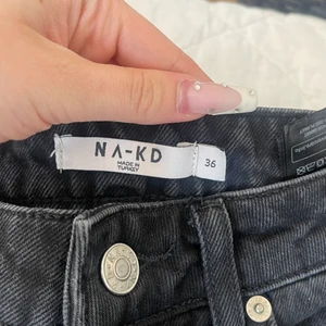 Raka jeans  - Raka jeans från nakd. Aldrig använda storlek 36. I perfekt skick och långa i modellen. 