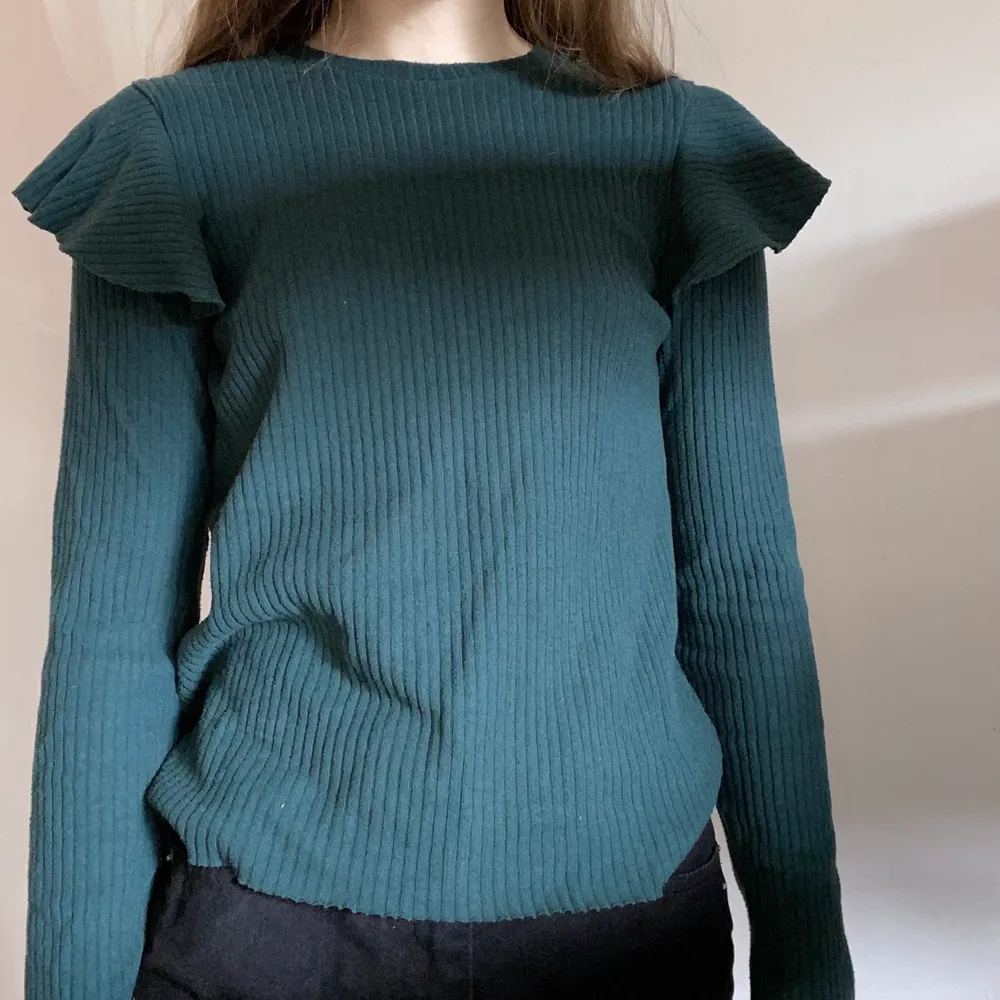 - Zara - Stickad mörkgrön tröja - bra skick - stl. XS . Skjortor.