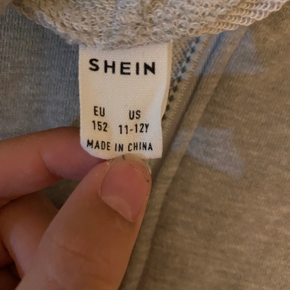 Grå kofta / hoddie - 90