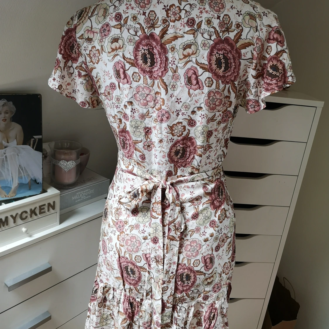 Omlott klänning  - 90