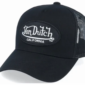 VonDutch keps - Säljer denna superfina kepsen då den tyvärr inte kommer till användning. Perfekt till sommaren. Köpt här på Plick och är i bra skick💕Köparen står för frakten.